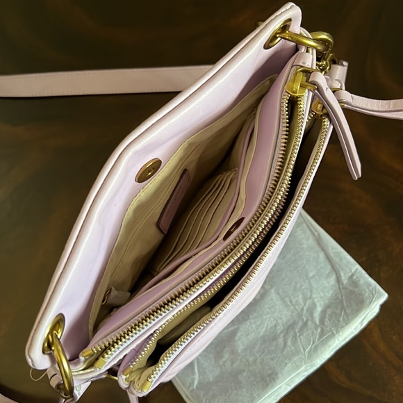 Margot Allie Leather Crossbody Bag. - Picture 10 of 13